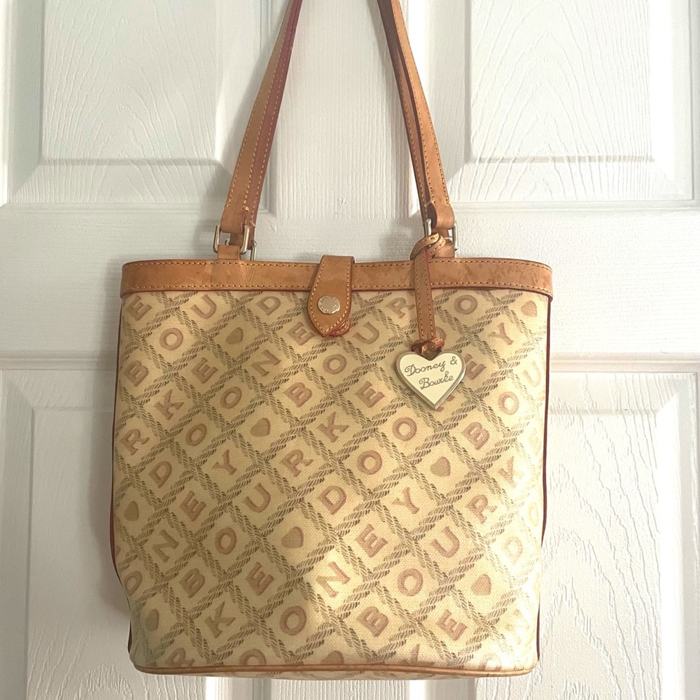 Dooney & Bourke yellow logo bucket purse bag